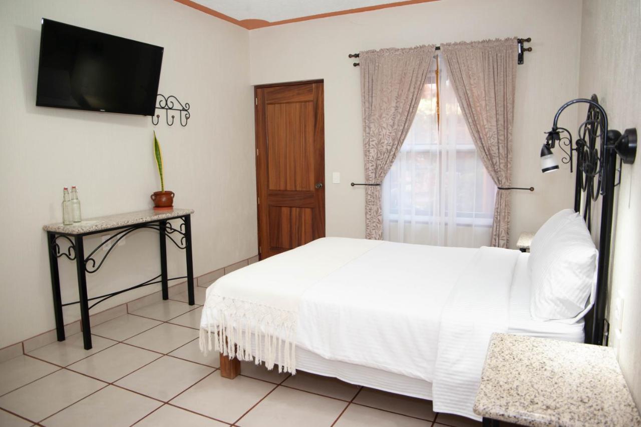 Encanto De La Sierra Hotel Маскота Екстериор снимка