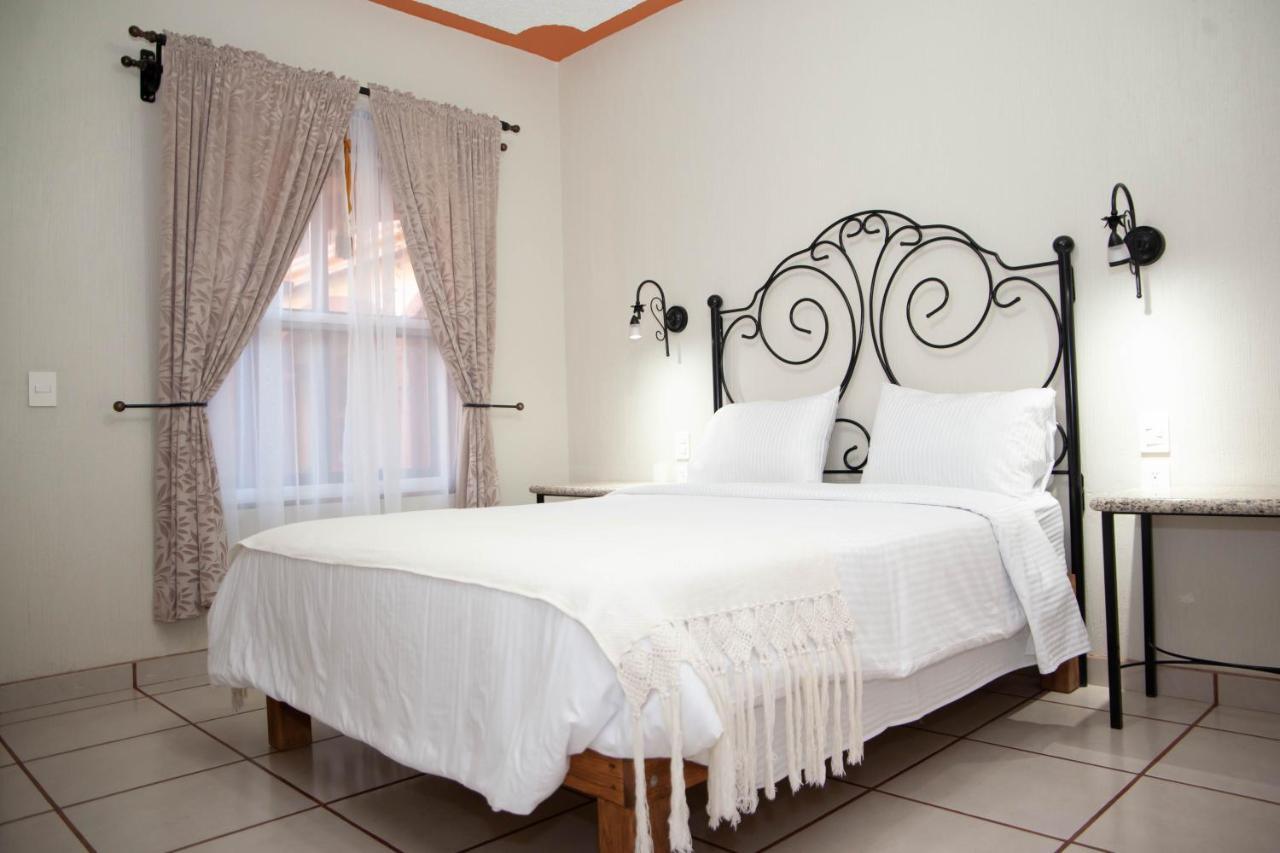 Encanto De La Sierra Hotel Маскота Екстериор снимка