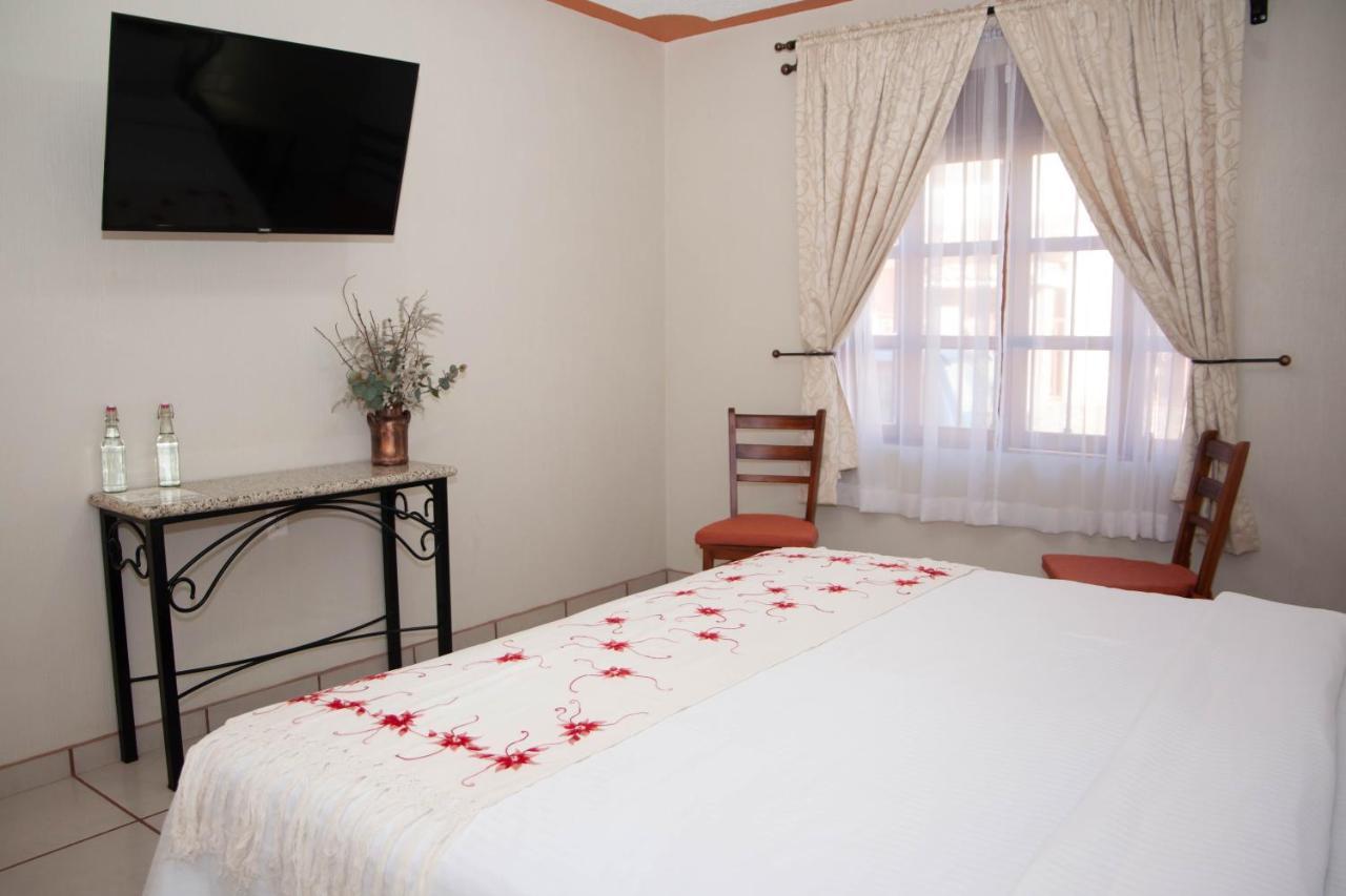 Encanto De La Sierra Hotel Маскота Екстериор снимка