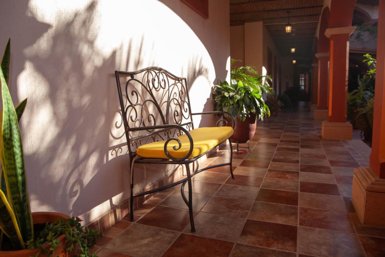 Encanto De La Sierra Hotel Маскота Екстериор снимка