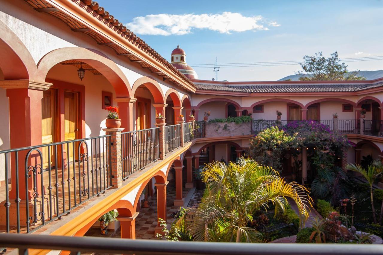 Encanto De La Sierra Hotel Маскота Екстериор снимка