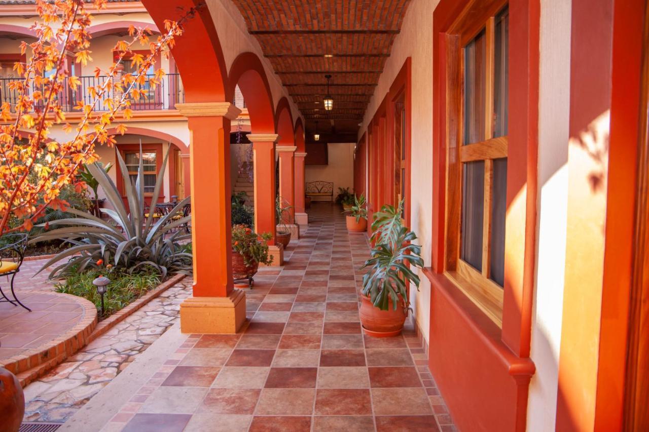 Encanto De La Sierra Hotel Маскота Екстериор снимка
